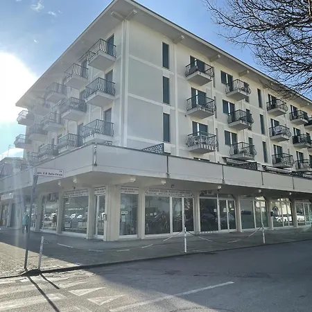 Daire Bilocale Rubino Con Piscina - Lido di Jesolo